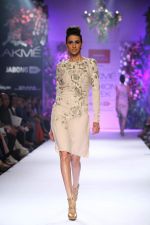 Model walk the ramp for Varun Bahl at LFW 2014 Day 6 on 24th Aug 2014 (92)_53fc76f87c0fa.JPG