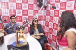 Sonam Kapoor and Fawad Khan at Red FM studios in Mumbai on 25th Aug 2014 (15)_53fc94df2dc96.JPG