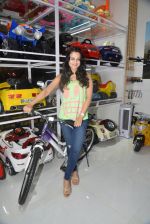 Ameesha Patel launches a toy store in Mumbai on 26th Aug 2014 (153)_53fdd58d6e69d.JPG