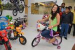 Ameesha Patel launches a toy store in Mumbai on 26th Aug 2014 (239)_53fdd5d885c7e.JPG