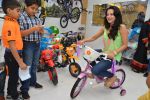 Ameesha Patel launches a toy store in Mumbai on 26th Aug 2014 (241)_53fdd5db05609.JPG