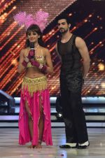 at the Promotion of Daawat-e-Ishq on Jhalak Dikhhla Jaa in Mumbai on 26th Aug 2014 (527)_53fde107a6d7f.JPG