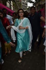 Rani Mukherjee visits Lalbaug Ka Raja in Mumbai on 29th Aug 2014 (5)_540134da40e74.JPG
