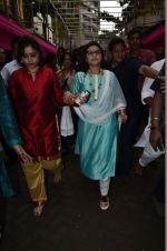 Rani Mukherjee visits Lalbaug Ka Raja in Mumbai on 29th Aug 2014 (7)_540134dcf2ffb.JPG
