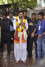 Abhishek Bachchan visits Siddhivinayak Temple in Mumbai on 4th Sept 2014 (9)_54095e35f11a9.JPG