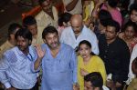 Mahesh Manjrekar visit Lalbaugcha Raja in Mumbai on 6th Sept 2014 (21)_540bf37b412a7.JPG