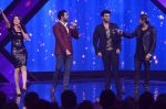 Arjun Kapoor, Yo Yo Honey Singh, Gauhar Khan on the sets of Raw Stars in Mumbai on 8th Sept 2014 (37)_540e9fe8228f0.JPG