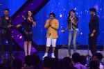 Deepika Padukone, Arjun Kapoor, Yo Yo Honey Singh on the sets of Raw Stars in Mumbai on 8th Sept 2014 (106)_540ea047eedd9.JPG