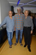 Mahesh Bhatt, Vikram Bhatt, Mukesh Bhatt at Vikram Bhatt_s screening for Creature 3d in Sunny Super Sound on 9th Sept 2014 (25)_54104f2a5f582.JPG
