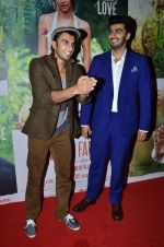 Arjun Kapoor, Ranveer Singh at Finding Fanny screening for Big B in Sunny Super Sound on 10th Sept 2014 (47)_541148cfe106e.JPG