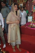 Priyanka Chopra visits Andheri Ka Raja in Mumbai on 10th Sept 2014 (61)_54114b0e945ca.JPG