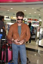 Neil Nitin Mukesh snapped as he arrives for SIIMA Awards in Malaysia on 12th Sept 2014 (6)_5412aaed3e9e1.JPG