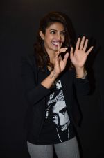 Priyanka Chopra promotes Mary Kom at Reliance outlet in Mumbai on 11th Sept 2014 (113)_5412a07b72d95.JPG