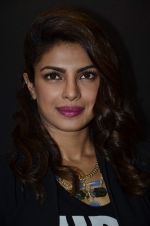 Priyanka Chopra promotes Mary Kom at Reliance outlet in Mumbai on 11th Sept 2014 (121)_5412a085bb910.JPG