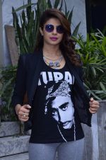 Priyanka Chopra promotes Mary Kom at Reliance outlet in Mumbai on 11th Sept 2014 (137)_5412a096ac32a.JPG