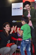 Priyanka Chopra promotes Mary Kom at Reliance outlet in Mumbai on 11th Sept 2014 (51)_5412a0459c544.JPG