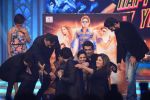 Abhishek Bachchan,Shahrukh Khan, Deepika Padukone, Boman Irani, Vivaan Shah,Sonu Sood, Farah Khan at the Audio release of Happy New Year on 15th Sept 20 (280)_54184d13dea98.JPG