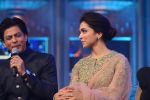 Shahrukh Khan, Deepika Padukone at the Audio release of Happy New Year on 15th Sept 2014 (294)_5418513fb96be.JPG