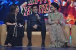 Shahrukh Khan, Deepika Padukone, Farah Khan at the Audio release of Happy New Year on 15th Sept 2014 (133)_5418514520069.JPG