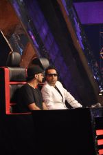 Yo Yo Honey Singh, Mika Singh on the sets of Raw Star in Mumbai on 15th Sept 2014 (28)_5417e7948086f.JPG