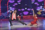 Sophie Choudry at the grand finale of Jhalak Dikhhla Jaa in Filmistan, Mumbai on 18th Sept 2014 (493)_541c19f35ee70.JPG
