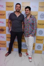 Atul Kasbekar and Dabboo Ratnani at Nanhi Kalhi event for Mahindras in Mumbai on 20th Sept 2014 (3)_541eb697002a7.JPG