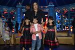 Farah Khan snapped with triplets in HNY Music Launch on 20th Sept 2014 (7)_541eb48b73b00.JPG