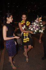 Gail Nicole Da Silva, Miss India snapped after she returns from as winner from contest in Airport on 20th Sept 2014 (74)_541eb49f9a149.JPG