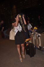 Gail Nicole Da Silva, Miss India snapped after she returns from as winner from contest in Airport on 20th Sept 2014 (92)_541eb4a9e90f5.JPG