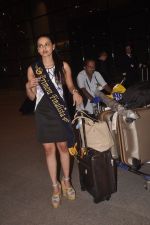 Gail Nicole Da Silva, Miss India snapped after she returns from as winner from contest in Airport on 20th Sept 2014 (94)_541eb4ab5a3f6.JPG