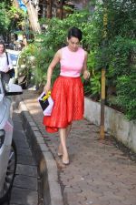 Kangana Ranaut snapped in Olive on 20th Sept 2014 (49)_541eb5482b06a.JPG