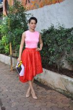 Kangana Ranaut snapped in Olive on 20th Sept 2014 (53)_541eb54b0a35b.JPG
