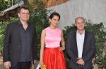 Kangana Ranaut snapped in Olive on 20th Sept 2014 (65)_541eb552bbc74.JPG