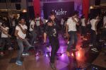 Shahid Kapur unveil Haider Song with Flash mob in Mumbai on 19th Sept 2014 (17)_541e60e9e4c83.JPG