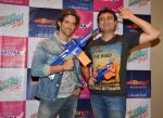  Hrithik Roshan unveils Mitashi Bang toys guns  in Mumbai on 23rd Sept 2014 (30)_54218939e41b8.JPG