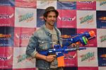  Hrithik Roshan unveils Mitashi Bang toys guns  in Mumbai on 23rd Sept 2014 (8)_5421892f093a5.JPG