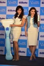 Chitrangada Singh & Soha Ali Khan unveil Gillette_s new series in Palladium on 25th Sept 2014 (14)_54256044bcc23.JPG