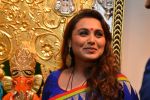 Rani Mukherjee inaugurates Suvigya Sharma_s art exhibition in Cymroza Art Gallery on 25th Sept 2014 (171)_54255cd3dd994.JPG