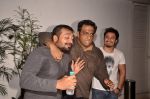 Anurag Kashyap, Anurag Basu, Ali Zafar at Haider screening in Sunny Super Sound on 29th Sept 2014 (142)_542a918f879b9.JPG