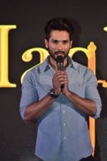 Shahid Kapoor at Haider book launch in Taj Lands End on 30th Sept 2014 (95)_542be9842d45e.JPG