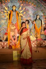 Sushmita Sen at Durga Pooja on 30th Sept 2014 (127)_542be050ac403.JPG