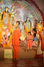 Sushmita Sen at Durga Pooja on 30th Sept 2014 (153)_542be0686d0dc.JPG
