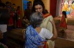 Sushmita Sen at Durga Pooja on 30th Sept 2014 (26)_542bdfef39507.JPG