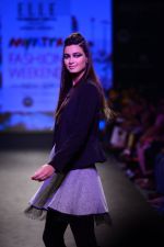 Diana Penty walk the ramp for Elle Show on day 3 of Myatra fashion week on 5th Oct 2014 (44)_54313bf353ad1.JPG