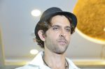 Hrithik Roshan at Criticare hospital launch in Mumbai on 4th Oct 2014 (369)_54312d40ee4bf.JPG
