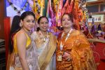 Sumona Chakravarti at North Bombay Sarbojanin Durga Puja in Mumbai on 2nd Oct 2014 (32)_543131ffb108f.JPG