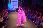 Sunil Grover walk the ramp for Mandira Bedi Show on day 3 of Myntra fashion week on 5th Oct 2014 (350)_54313fd6b5d19.JPG