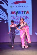 Sunil Grover, Mandira Bedi walk the ramp for Mandira Bedi Show on day 3 of Myntra fashion week on 5th Oct 2014 (380)_54313cdca7863.JPG