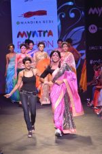 Sunil Grover, Mandira Bedi walk the ramp for Mandira Bedi Show on day 3 of Myntra fashion week on 5th Oct 2014 (387)_54313d0f53875.JPG
