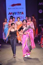 Sunil Grover, Mandira Bedi walk the ramp for Mandira Bedi Show on day 3 of Myntra fashion week on 5th Oct 2014 (388)_543140d8f0ab2.JPG